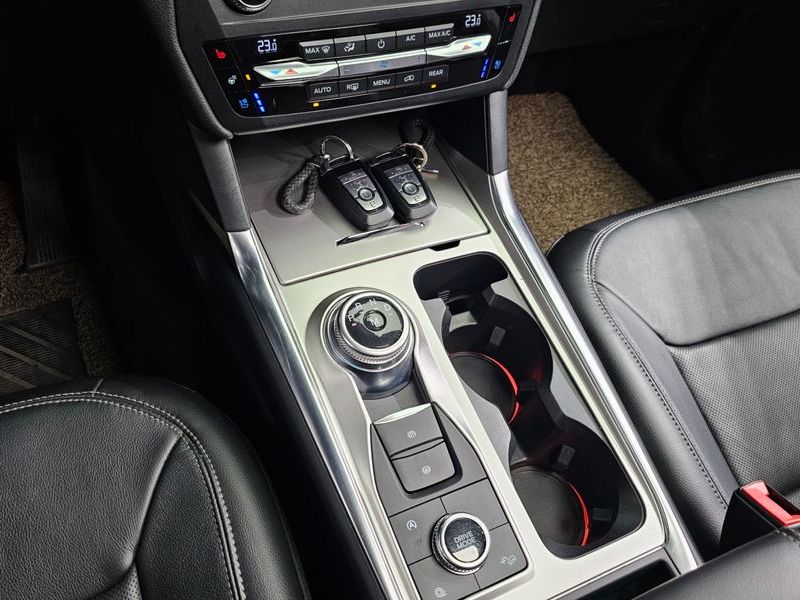 2020 Ford Explorer 2.3 LimIted 4WD photo 9