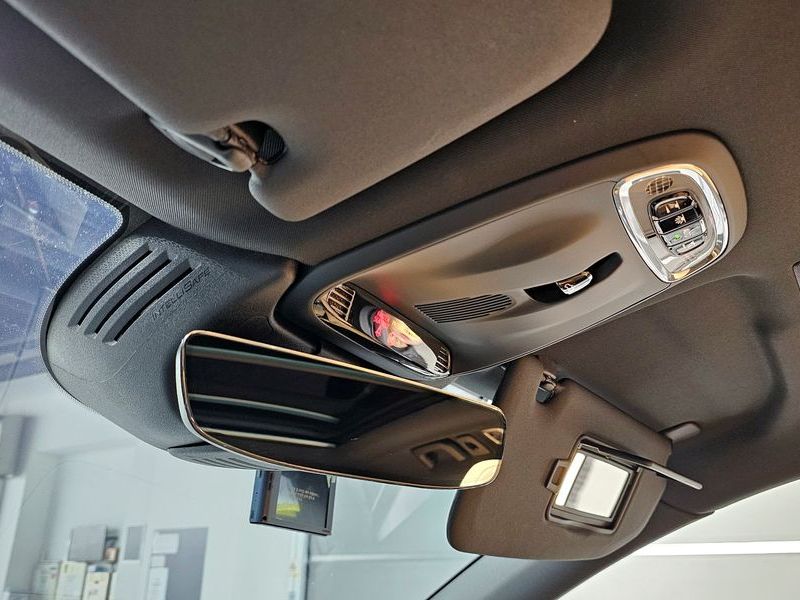 2020 Volvo XC60 T6 Inscription photo 16