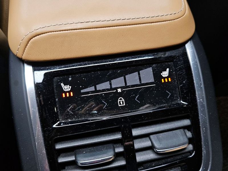 2020 Volvo XC60 T6 Inscription photo 17