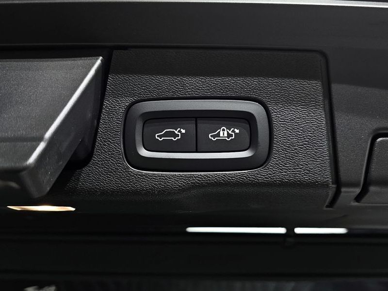 2020 Volvo XC60 T6 Inscription photo 18