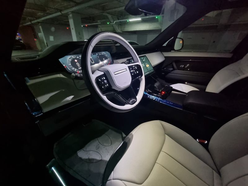 2026 Land Rover Range Rover Sport P400 AB photo 8