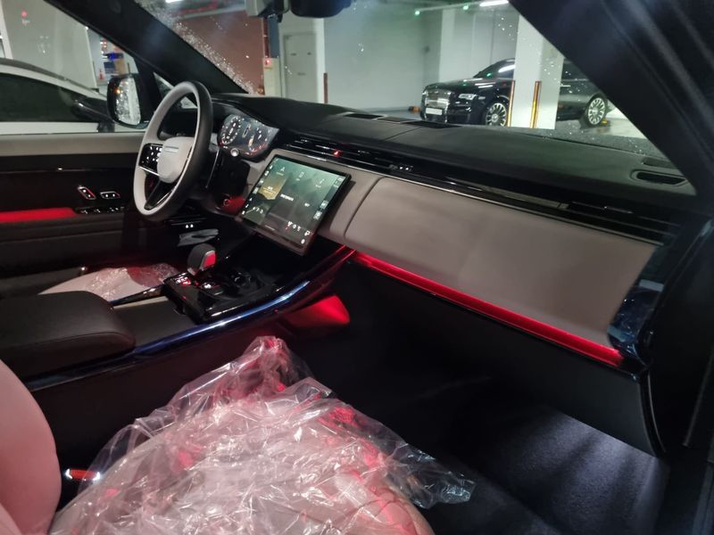 2026 Land Rover Range Rover Sport P400 AB photo 10