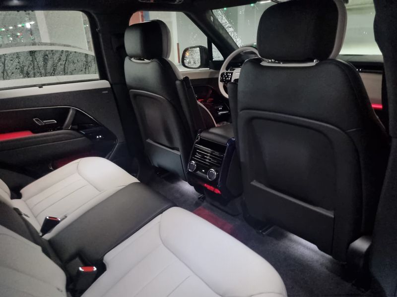 2026 Land Rover Range Rover Sport P400 AB photo 12