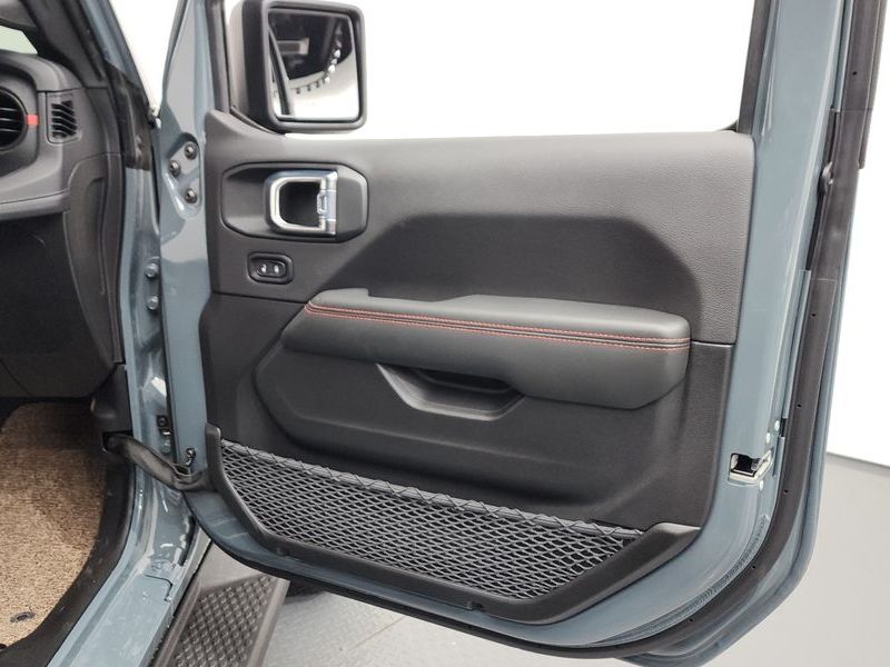 2026 Jeep Wrangler 2.0 Rubicon 2Door photo 25