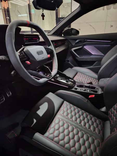 2026 Audi RS3 2.5 TFSI Quattro Carbon Edition photo 11