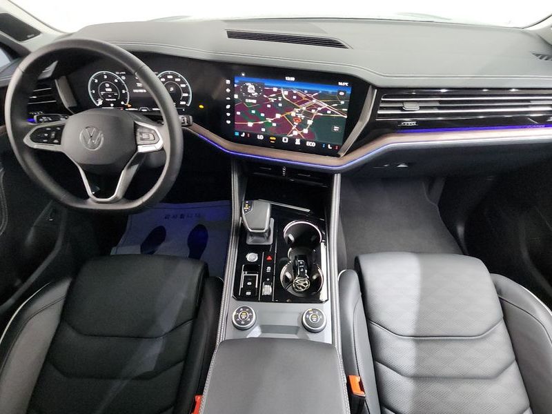 2026 Volkswagen Touareg 3.0 TDI Prestige photo 7