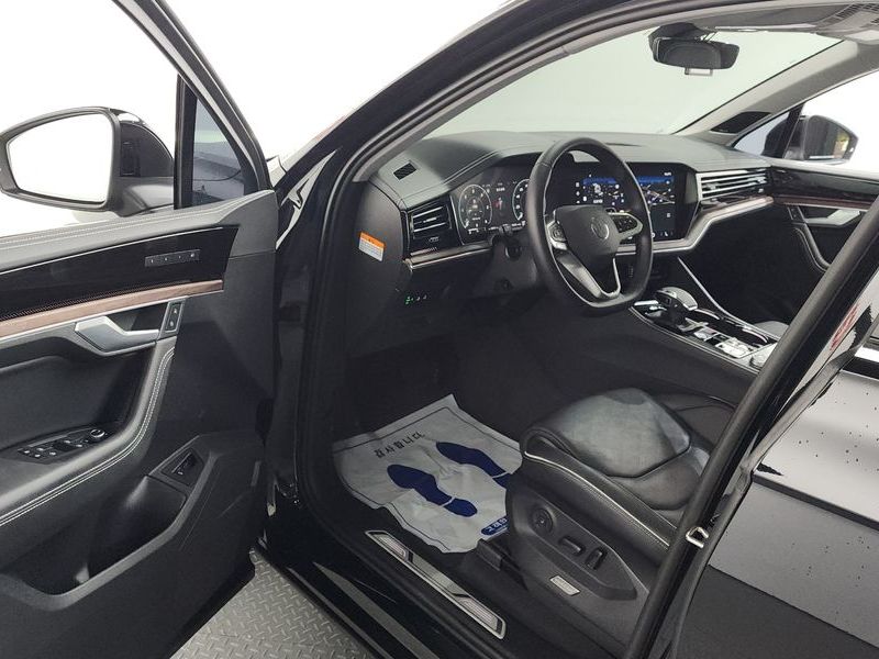2026 Volkswagen Touareg 3.0 TDI Prestige photo 10