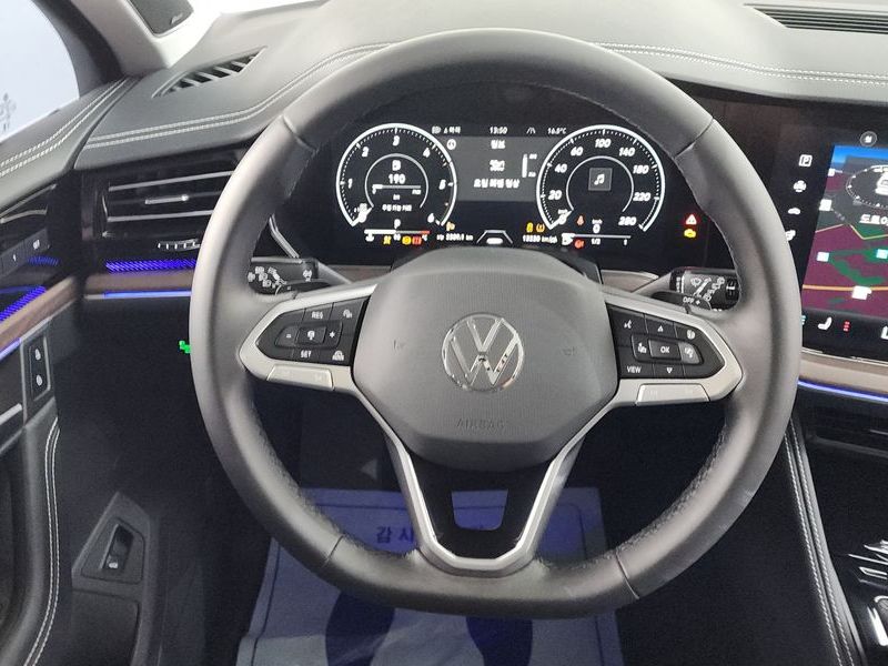 2026 Volkswagen Touareg 3.0 TDI Prestige photo 12