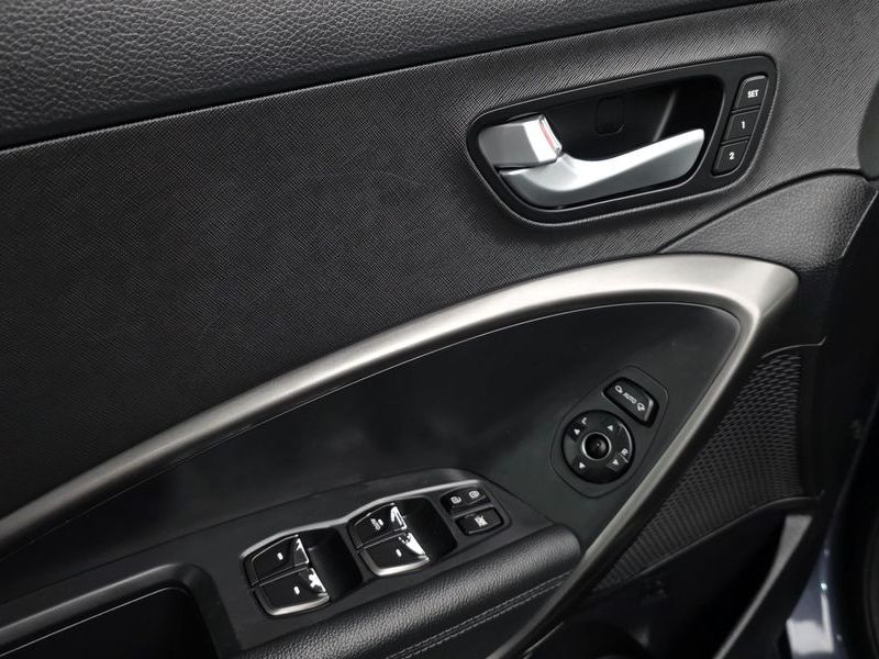 2016 Hyundai Santa Fe Diesel 2.0 2WD Exclusive photo 18
