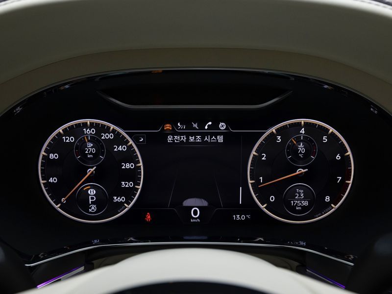 2024 Bentley Flying Spur 4.0 Azure photo 7