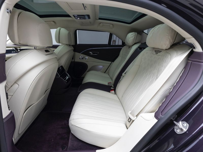 2024 Bentley Flying Spur 4.0 Azure photo 12