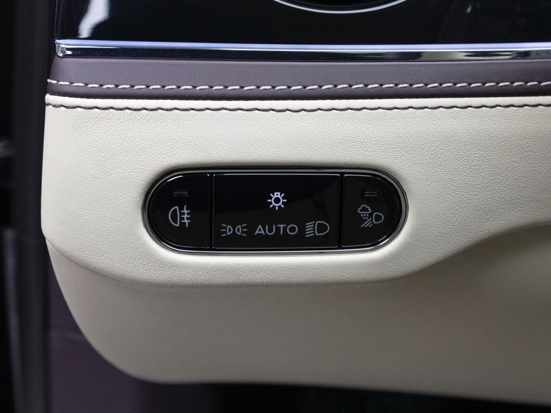 2024 Bentley Flying Spur 4.0 Azure photo 14