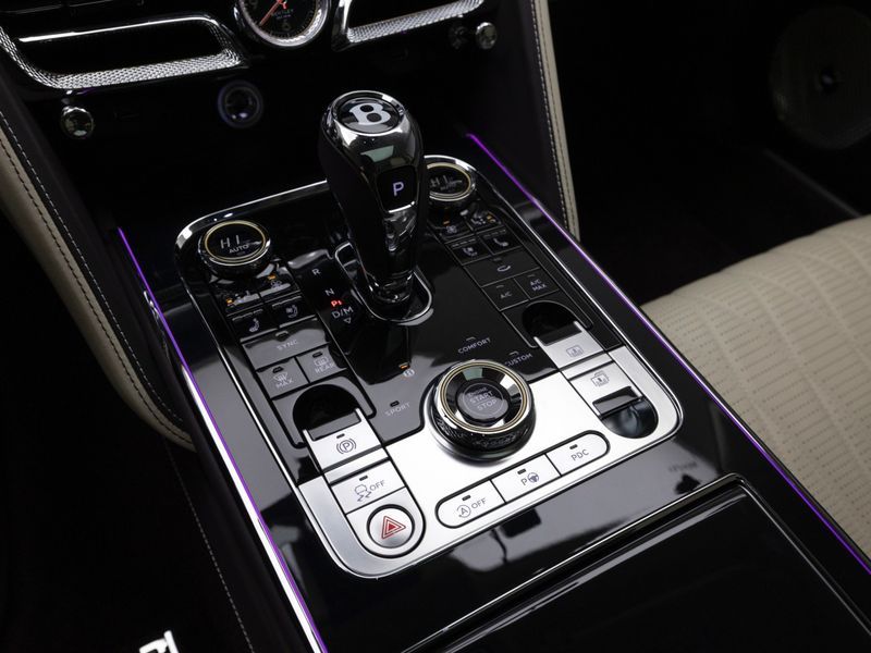 2024 Bentley Flying Spur 4.0 Azure photo 15
