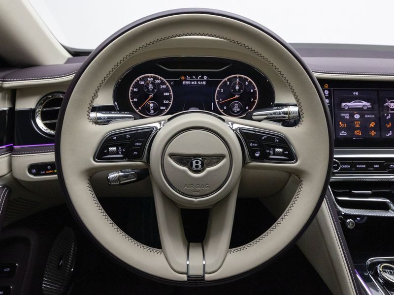 2024 Bentley Flying Spur 4.0 Azure photo 19