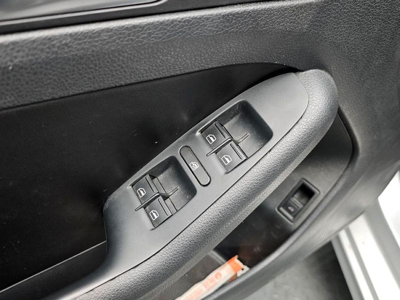 2012 Volkswagen Jetta 2.0 TDI 6th photo 17