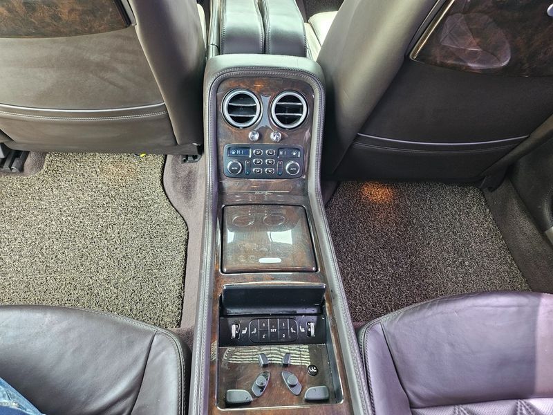 2012 Bentley Flying Spur 6.0 Speed photo 11