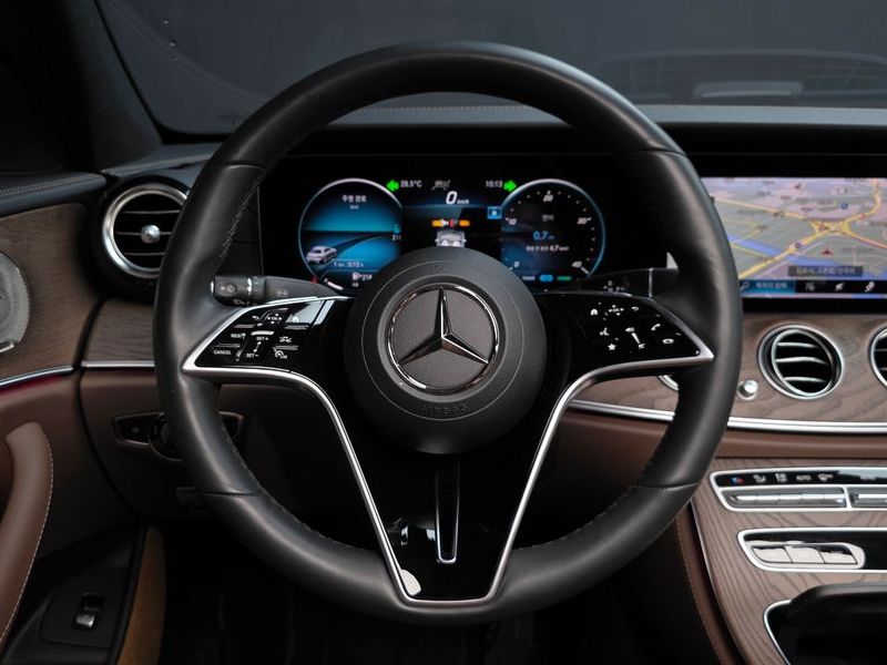 2023 Mercedes-Benz E-Class E220d 4MATIC Exclusive photo 13