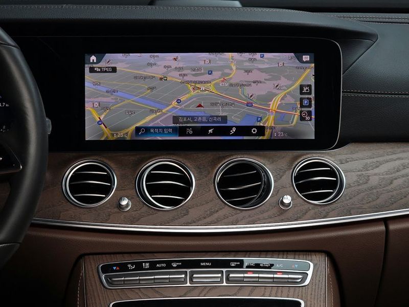 2023 Mercedes-Benz E-Class E220d 4MATIC Exclusive photo 14