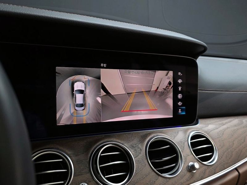 2023 Mercedes-Benz E-Class E220d 4MATIC Exclusive photo 15