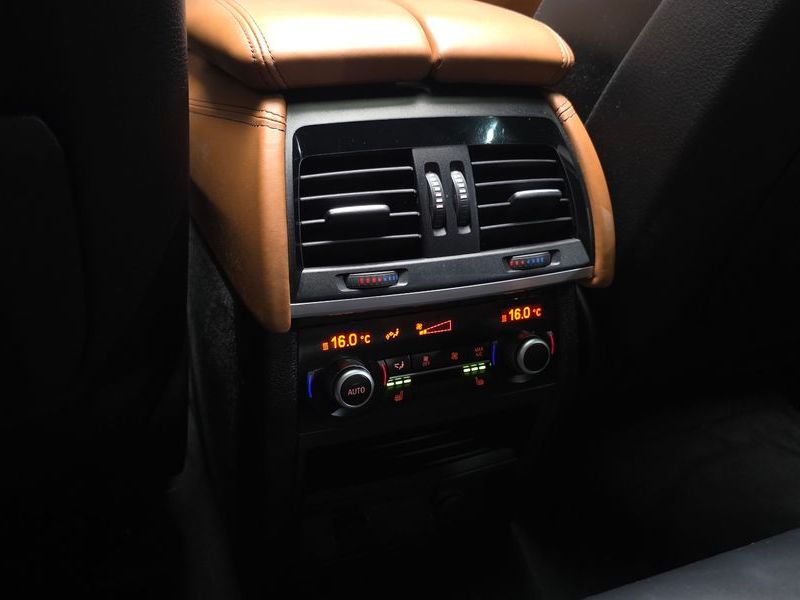 2017 BMW X6 M50d photo 19