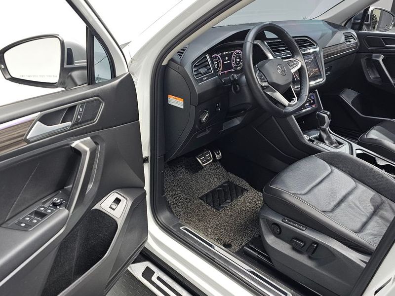 2022 Volkswagen Tiguan 2.0 TSI Prestige photo 11
