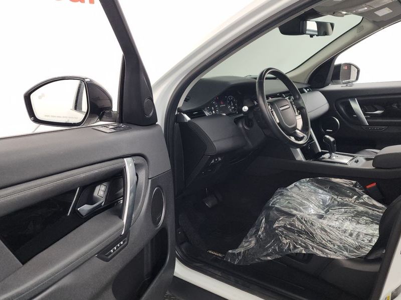 2020 Land Rover Discovery Sport P250 SE photo 10