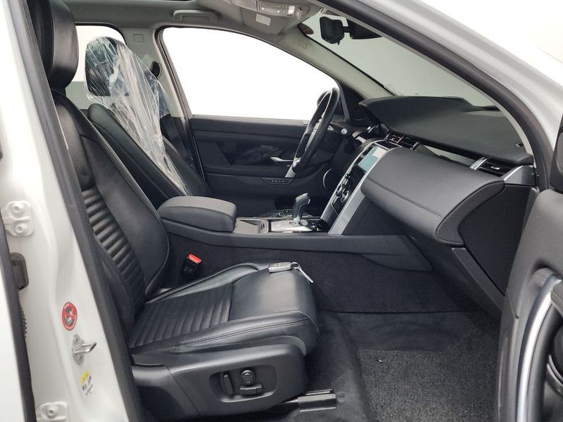 2020 Land Rover Discovery Sport P250 SE photo 11