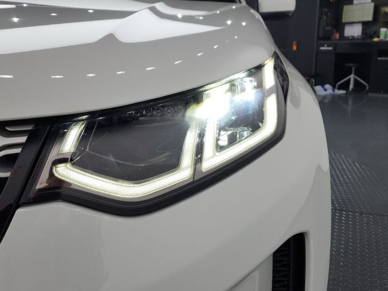 2020 Land Rover Discovery Sport P250 SE photo 22