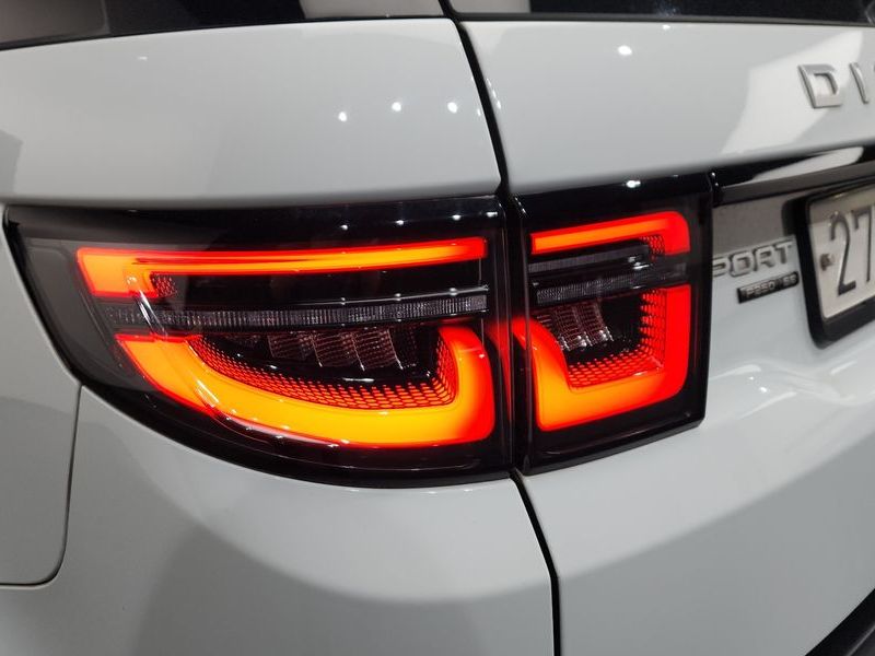 2020 Land Rover Discovery Sport P250 SE photo 23