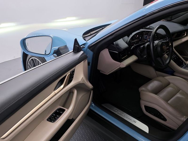 2020 Porsche Taycan 4S photo 12