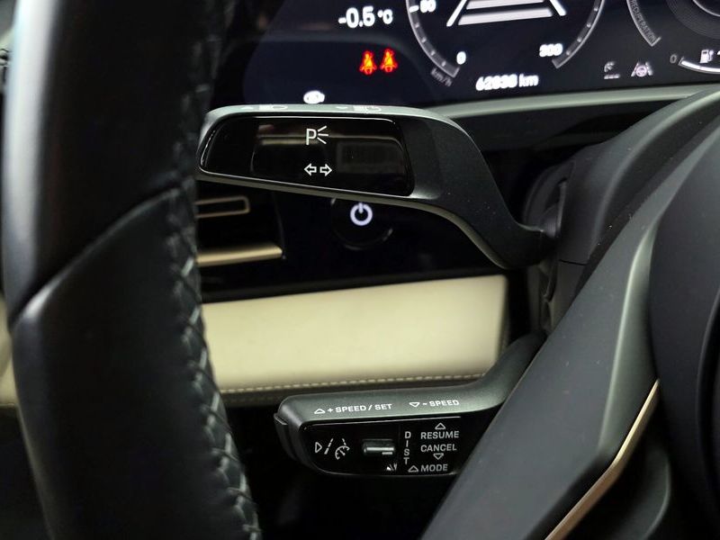2020 Porsche Taycan 4S photo 19