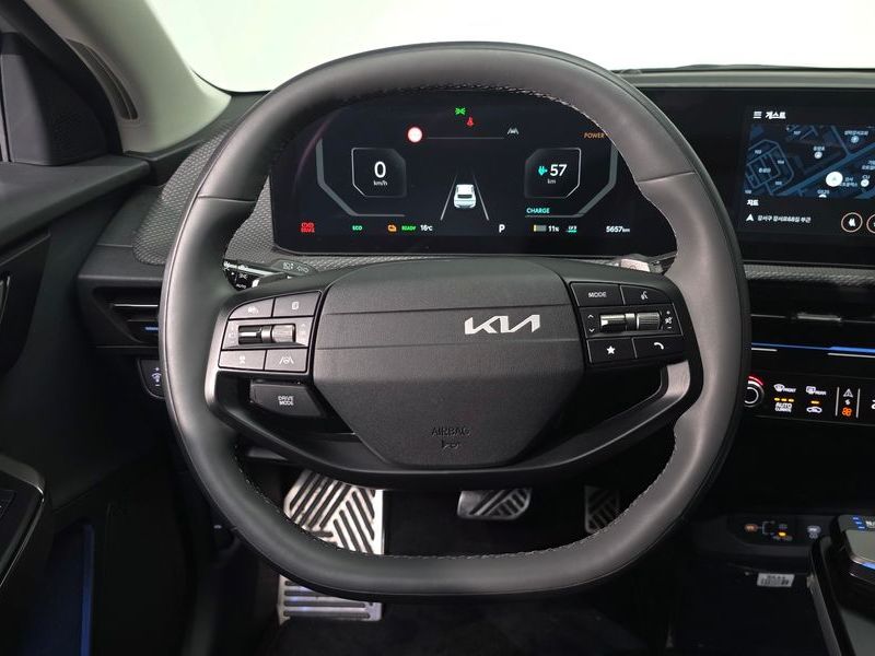 2025 Kia 더 뉴 EV6 Long Range 4WD Air photo 13