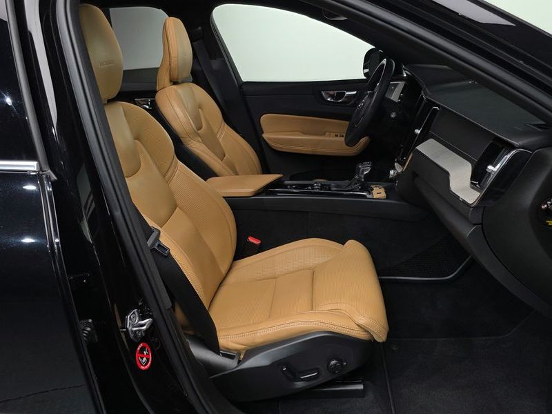 2020 Volvo XC60 T6 Inscription photo 11