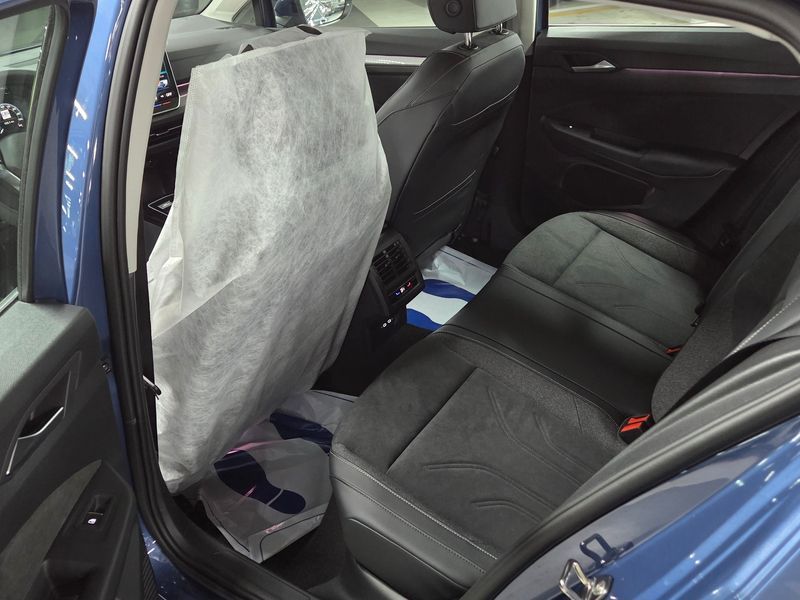 2026 Volkswagen Golf 2.0 TDI Prestige photo 8