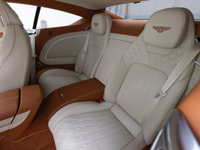 2026 Bentley Continental GT 4.0 GT Azure photo 12