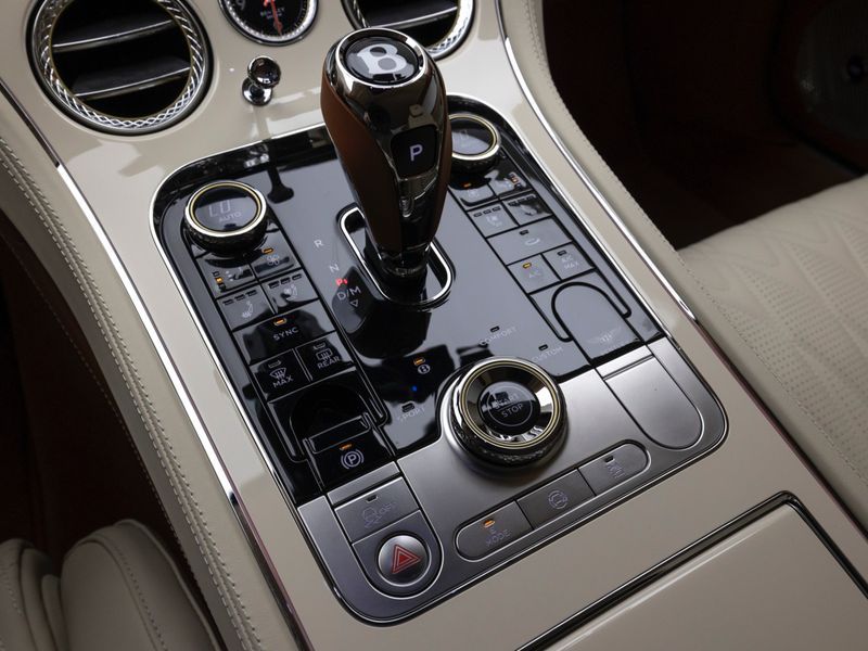 2026 Bentley Continental GT 4.0 GT Azure photo 15