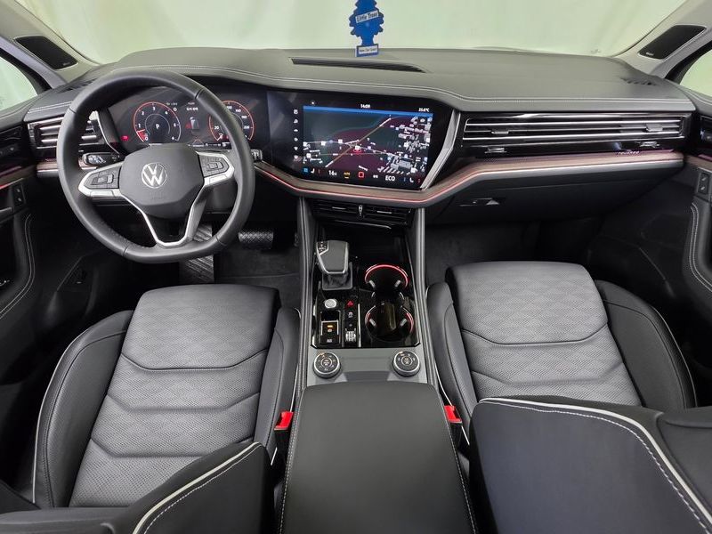 2026 Volkswagen Touareg 3.0 TDI Prestige photo 7