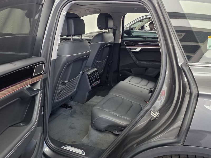 2026 Volkswagen Touareg 3.0 TDI Prestige photo 26