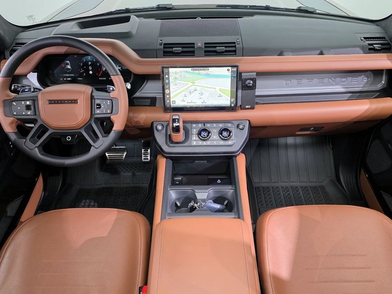 2025 Land Rover Defender 110 P635 Octa photo 7