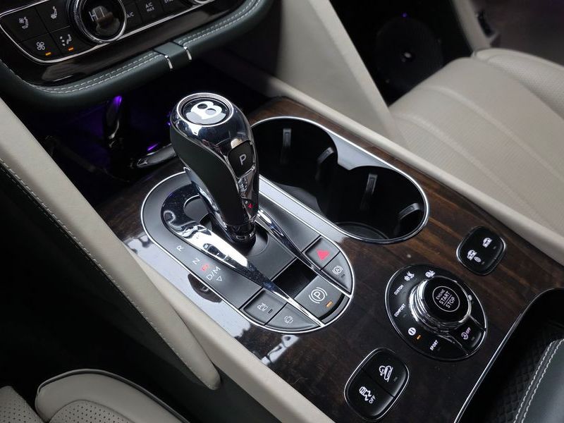 2024 Bentley Bentayga 4.0 V8 EWB First Edition photo 9