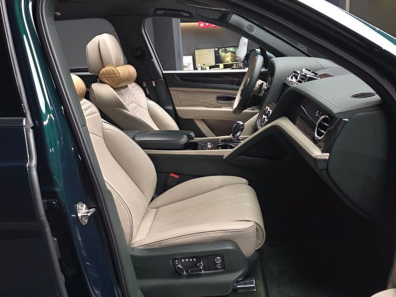 2024 Bentley Bentayga 4.0 V8 EWB First Edition photo 11