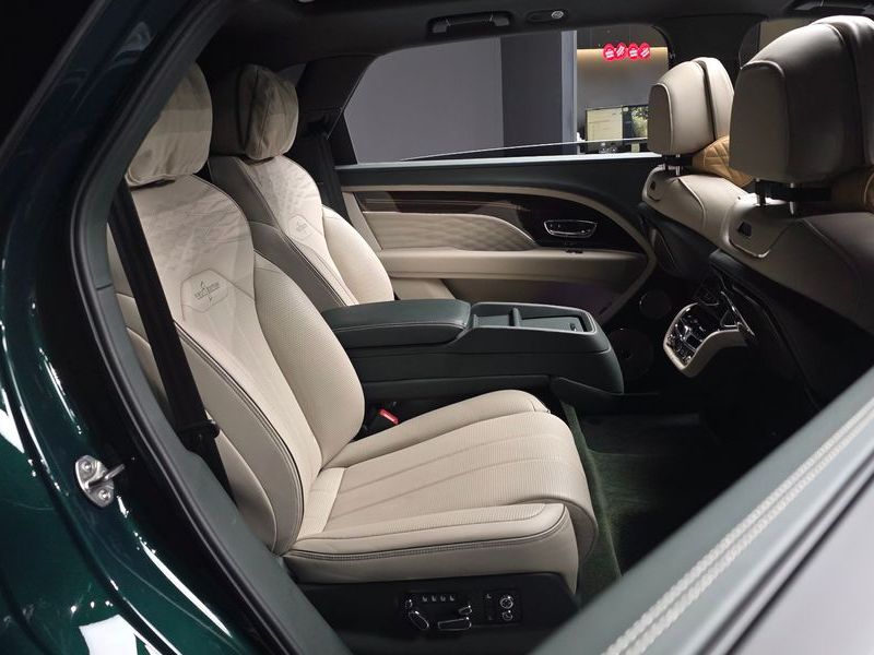 2024 Bentley Bentayga 4.0 V8 EWB First Edition photo 12