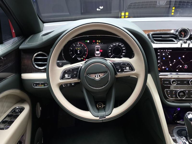 2024 Bentley Bentayga 4.0 V8 EWB First Edition photo 13