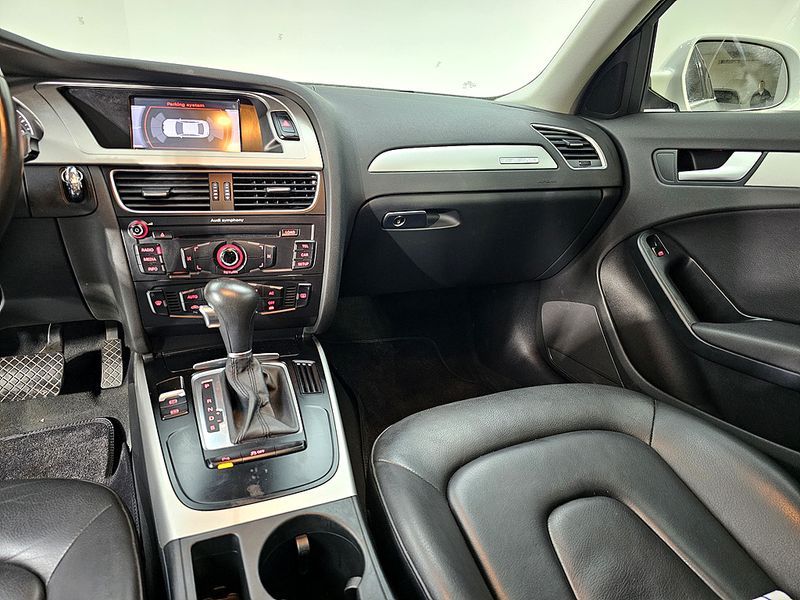 2012 Audi A4 2.0 TFSI Quattro B8 photo 9