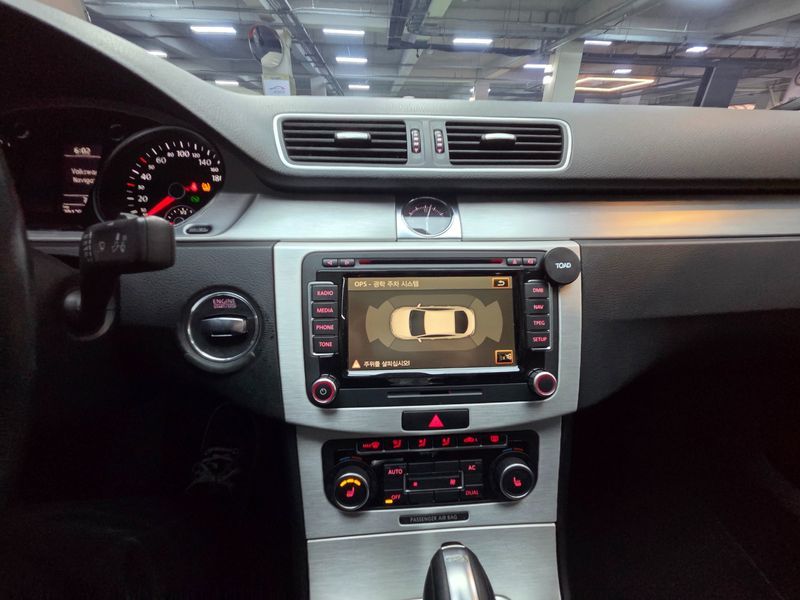 2012 Volkswagen CC 2.0 TDI BlueMotion photo 11