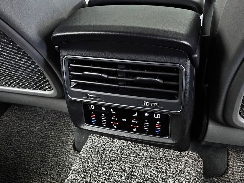 2021 Audi Q7 55 TFSI Quattro Premium photo 19