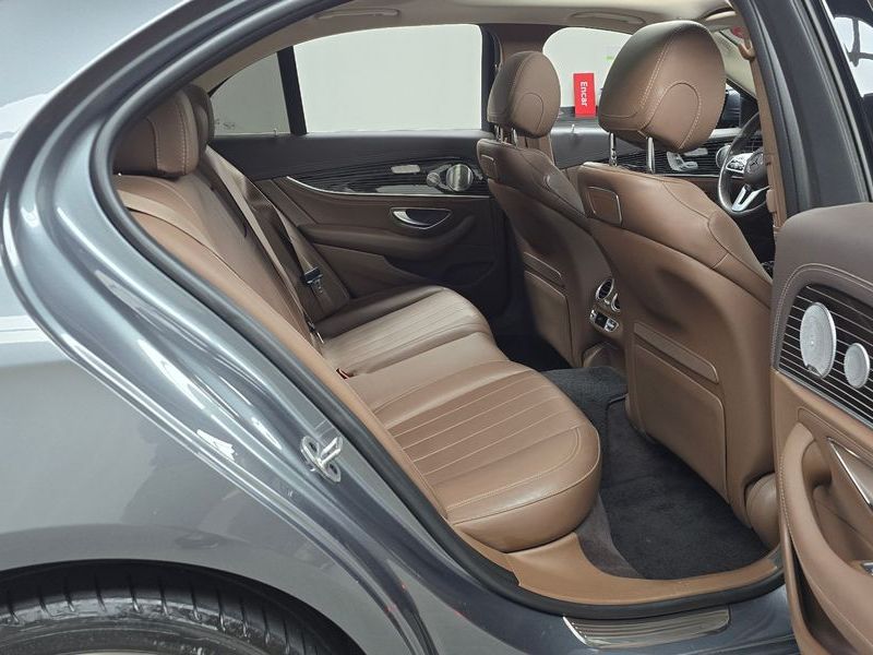 2019 Mercedes-Benz E-Class E450 4MATIC Exclusive photo 12