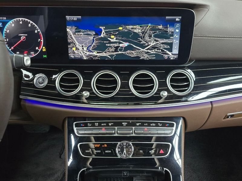 2019 Mercedes-Benz E-Class E450 4MATIC Exclusive photo 14