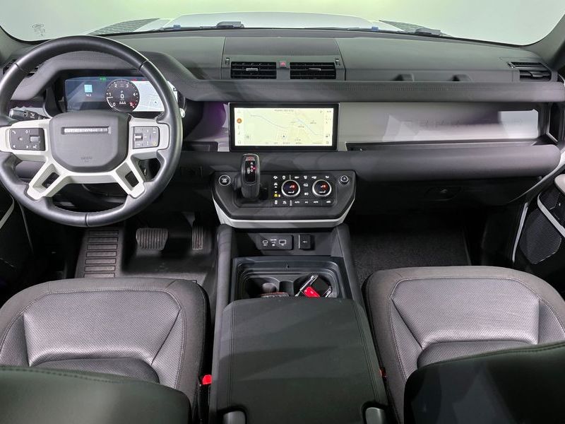 2020 Land Rover Defender 110 D240 SE photo 7