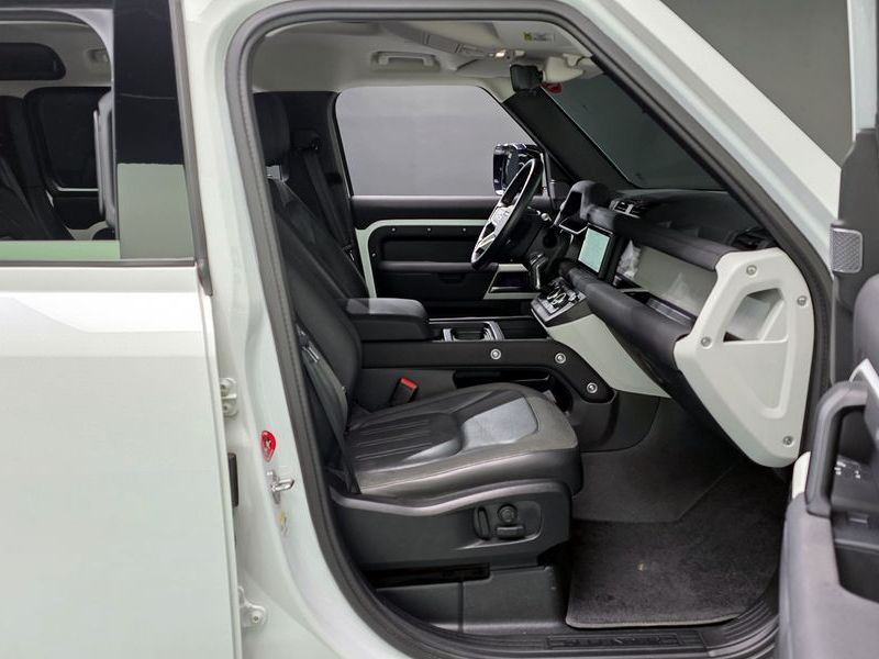 2020 Land Rover Defender 110 D240 SE photo 10